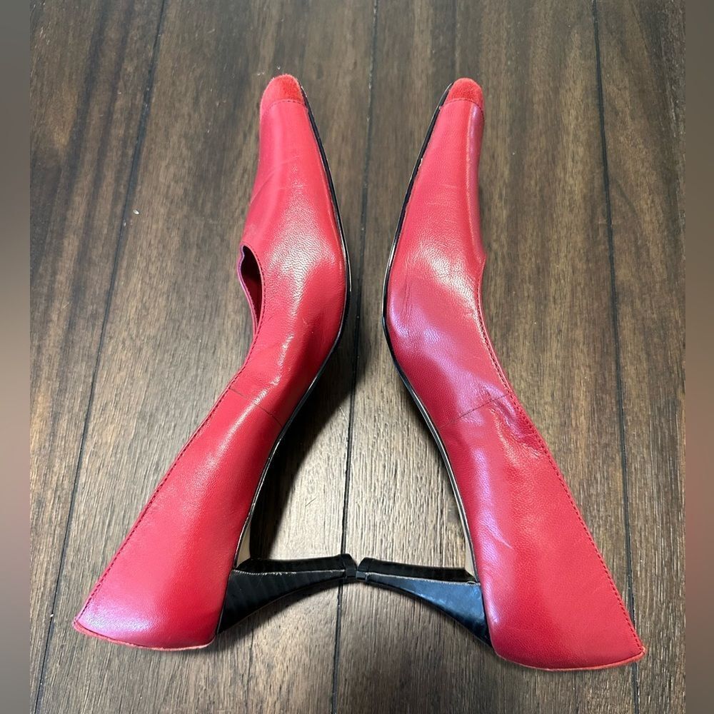 Studio 36 Red pumps size 8 - Picture 2 of 5